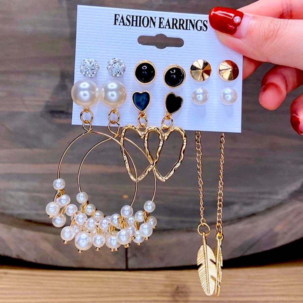 Acrylic and pearls fashion earrings